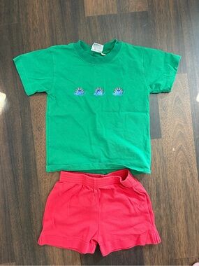 Green Short Sleeve Kids Tee with Sunflower Motif - Unbranded